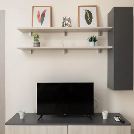 Edka - Modern Sunlit 2bd With Balconies - Close To Sliema Promenade, St Julian's & St Georges Bay *