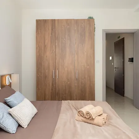 Edka - Modern Sunlit 2bd With Balconies - Close To Sliema Promenade, St Julian's & St Georges Bay Gzira