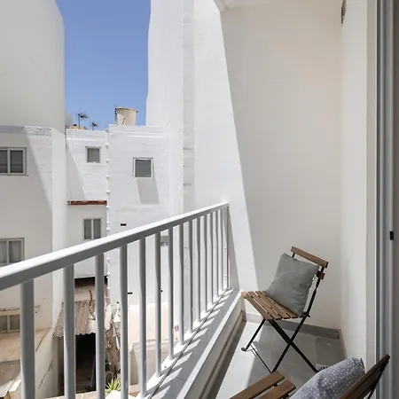 Apartment Edka - Modern Sunlit 2bd With Balconies - Close To Sliema Promenade, St Julian's & St Georges Bay