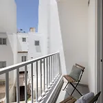 Apartment Edka - Modern Sunlit 2bd With Balconies - Close To Sliema Promenade, St Julian's & St Georges Bay