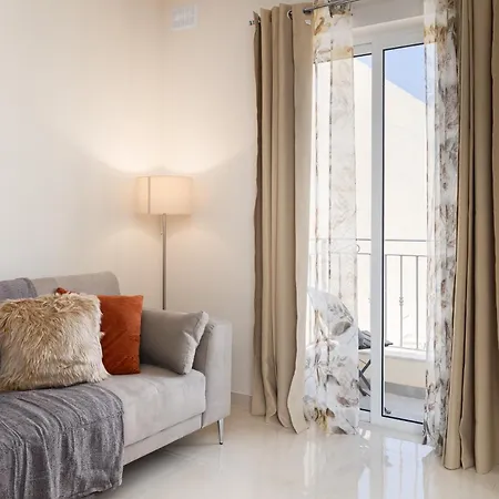 Edka - Modern Sunlit 2bd With Balconies - Close To Sliema Promenade, St Julian's & St Georges Bay