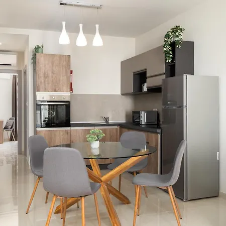 Apartament Edka - Modern Sunlit 2bd With Balconies - Close To Sliema Promenade, St Julian's & St Georges Bay