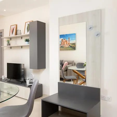 Edka - Modern Sunlit 2bd With Balconies - Close To Sliema Promenade, St Julian's & St Georges Bay Gzira