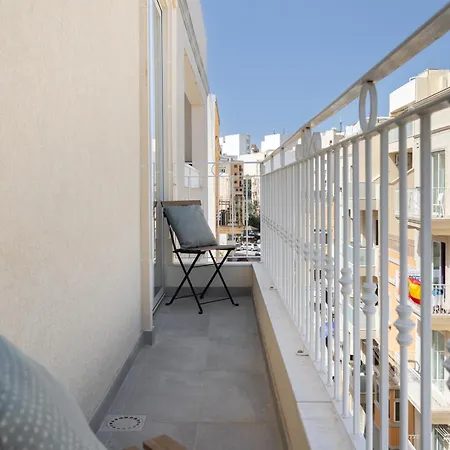 Apartament Edka - Modern Sunlit 2bd With Balconies - Close To Sliema Promenade, St Julian's & St Georges Bay