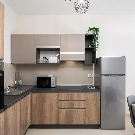 Edka - Modern Sunlit 2bd With Balconies - Close To Sliema Promenade, St Julian's & St Georges Bay Daire