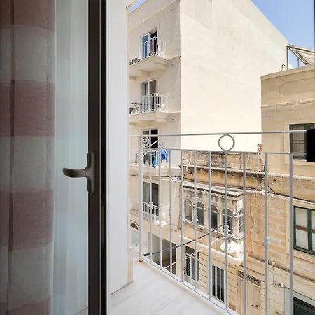 Edka - Modern Sunlit 2bd With Balconies - Close To Sliema Promenade, St Julian's & St Georges Bay Apartament *
