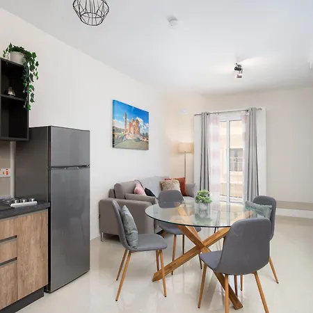 Apartament Edka - Modern Sunlit 2bd With Balconies - Close To Sliema Promenade, St Julian's & St Georges Bay *