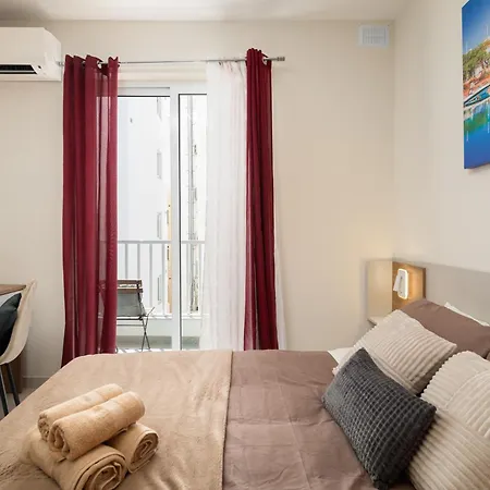 Edka - Modern Sunlit 2bd With Balconies - Close To Sliema Promenade, St Julian's & St Georges Bay