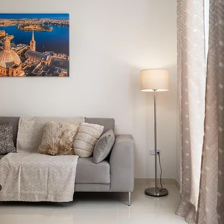 Apartament Edka - Modern Sunlit 2bd With Balconies - Close To Sliema Promenade, St Julian's & St Georges Bay