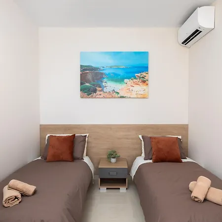 Edka - Modern Sunlit 2bd With Balconies - Close To Sliema Promenade, St Julian's & St Georges Bay *