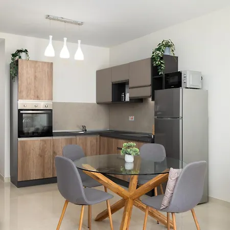 Daire Edka - Modern Sunlit 2bd With Balconies - Close To Sliema Promenade, St Julian's & St Georges Bay *