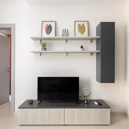 Edka - Modern Sunlit 2bd With Balconies - Close To Sliema Promenade, St Julian's & St Georges Bay