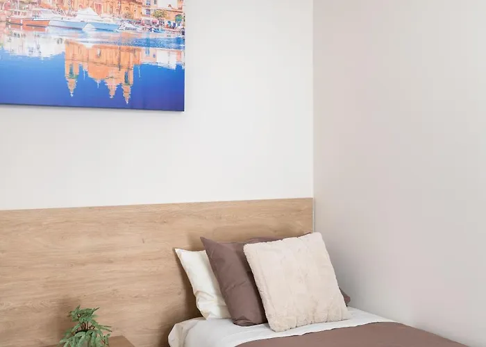 Apartment Edka - Modern Sunlit 2bd With Balconies - Close To Sliema Promenade, St Julian's & St Georges Bay Gzira