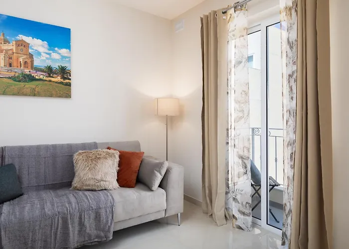 Apartment Edka - Modern Sunlit 2bd With Balconies - Close To Sliema Promenade, St Julian's & St Georges Bay